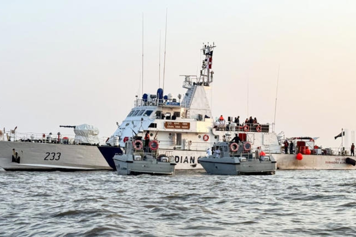 South African batter Heinrich Klaasen has been penalized 15% of his match fee for violating Level 1 of the ICC Code of Conduct during the second ODI against Pakistan on Thursday, December 19. Additionally, he received one demerit point for breaching Artic